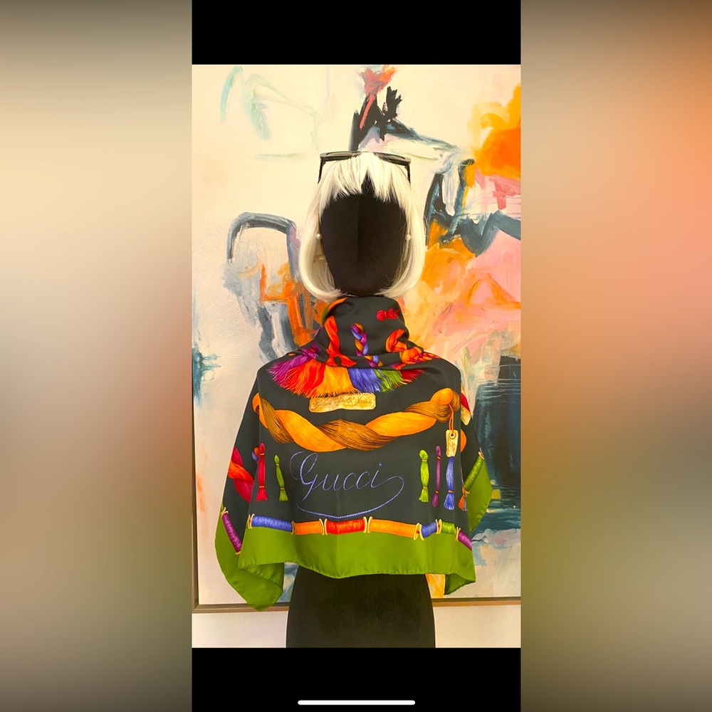 Gucci silk scarf. Black/Red/Pink/Green/Orange/Red